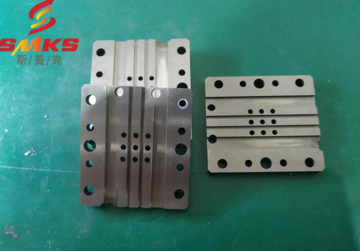 1個(gè)模具9個(gè)孔，<a href='http://www.mlleveste.com' target='_blank'><u>流體拋光機(jī)</u></a>5分鐘夠猛！